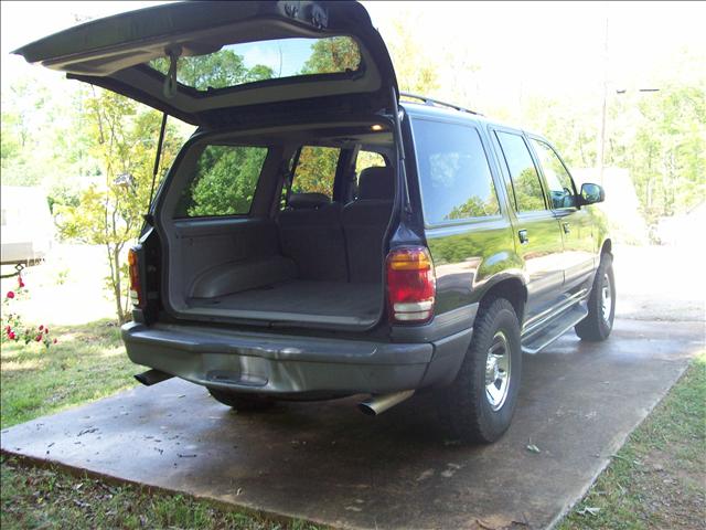 Mercury Mountaineer 2000 photo 3