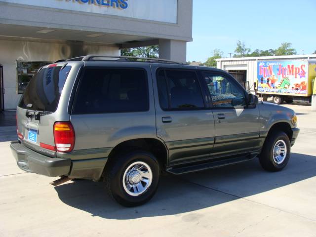 Mercury Mountaineer 2000 photo 1