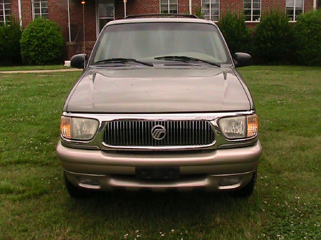 Mercury Mountaineer 2000 photo 3