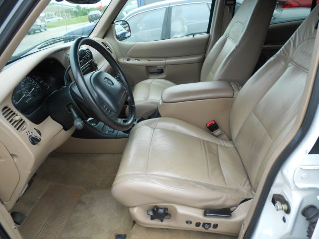 Mercury Mountaineer 2000 photo 2