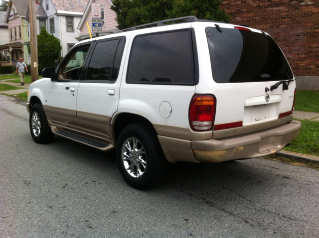 Mercury Mountaineer 2000 photo 1