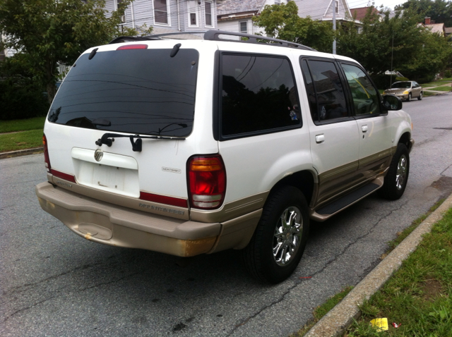 Mercury Mountaineer 2000 photo 2