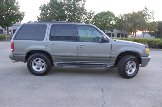 Mercury Mountaineer 2000 photo 1