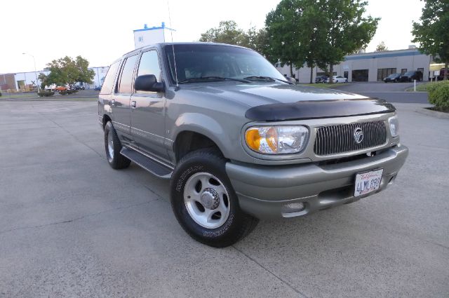 Mercury Mountaineer 2000 photo 2