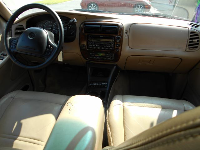 Mercury Mountaineer 2000 photo 1