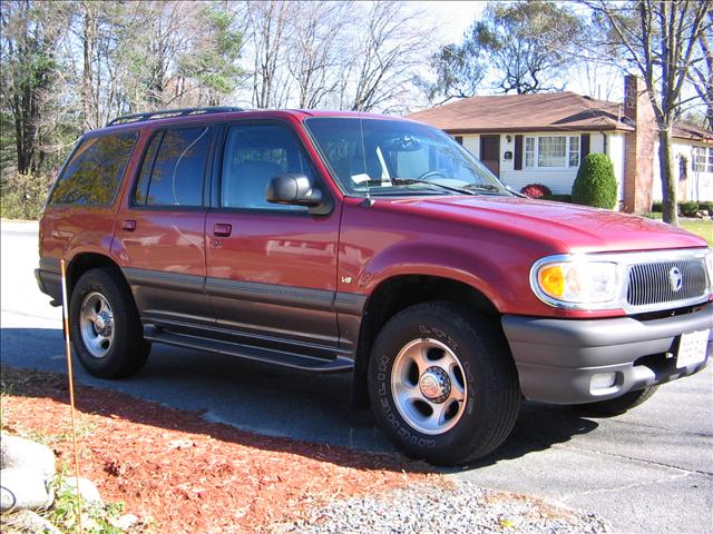 Mercury Mountaineer 2001 photo 2