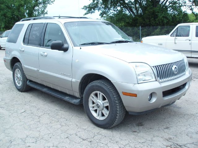 Mercury Mountaineer 2002 photo 2