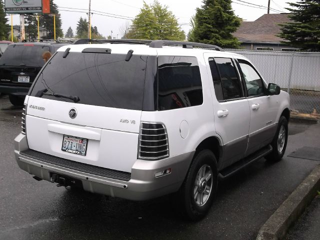 Mercury Mountaineer EX - DUAL Power Doors SUV