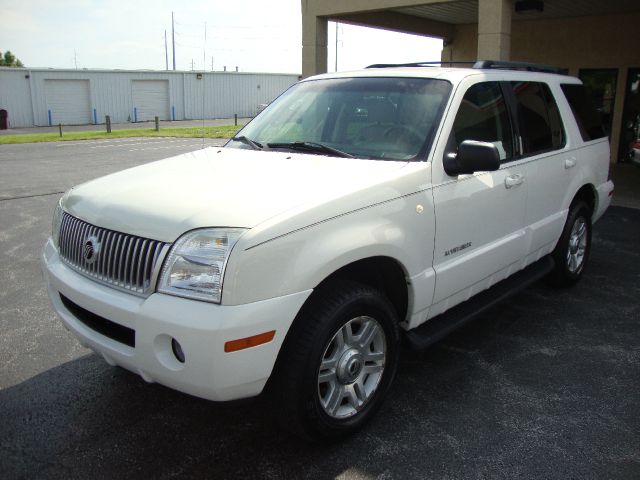 Mercury Mountaineer 2002 photo 1