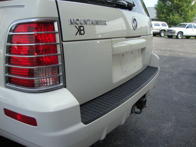 Mercury Mountaineer 2002 photo 3