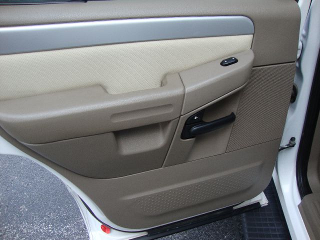 Mercury Mountaineer 2002 photo 43