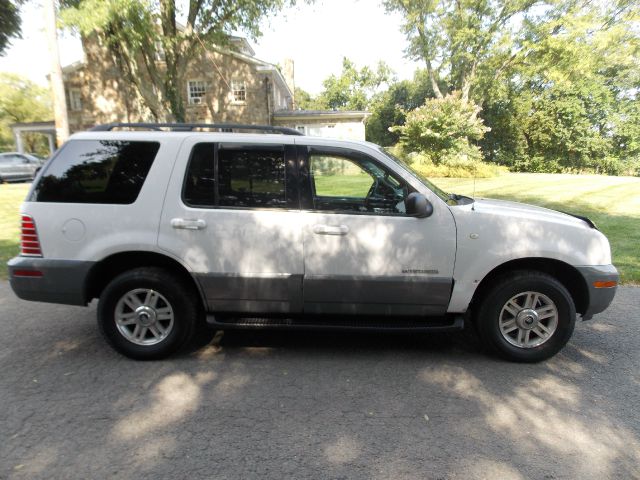 Mercury Mountaineer 2002 photo 1