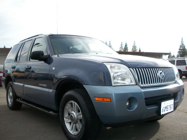 Mercury Mountaineer 2002 photo 2