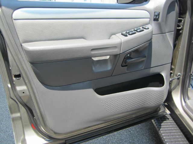 Mercury Mountaineer 2002 photo 42