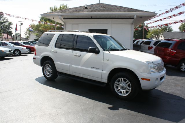 Mercury Mountaineer EX - DUAL Power Doors SUV