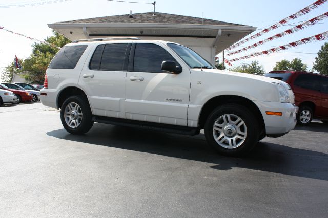 Mercury Mountaineer 2002 photo 1