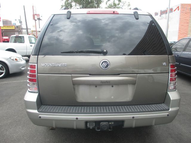 Mercury Mountaineer 4wd SUV