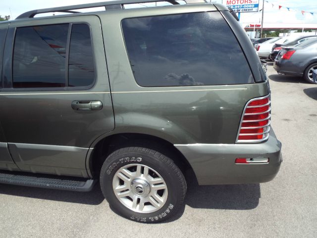 Mercury Mountaineer EX - DUAL Power Doors SUV