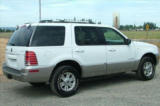 Mercury Mountaineer 2002 photo 2