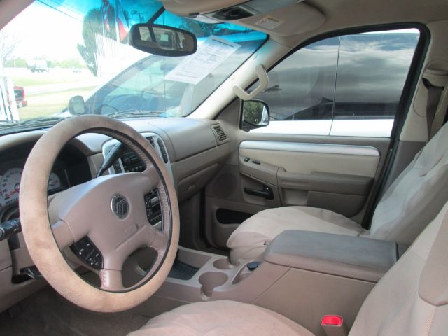 Mercury Mountaineer 2002 photo 2