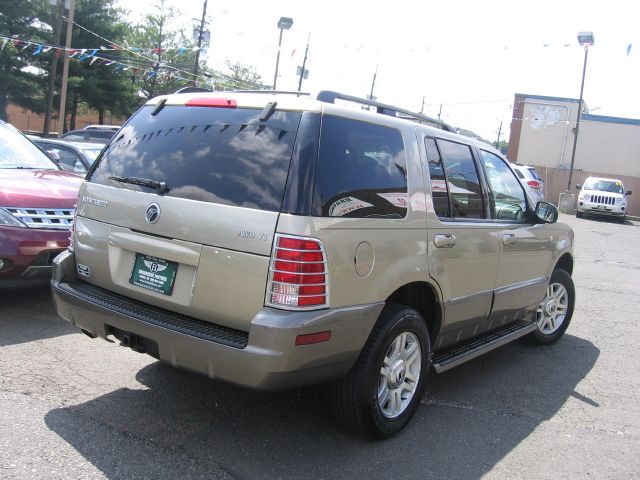 Mercury Mountaineer 2003 photo 2