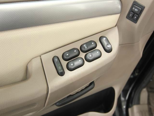 Mercury Mountaineer 2003 photo 22