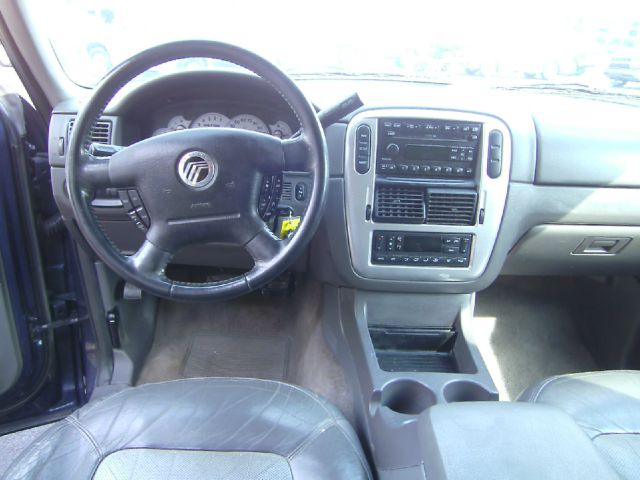 Mercury Mountaineer 2003 photo 1