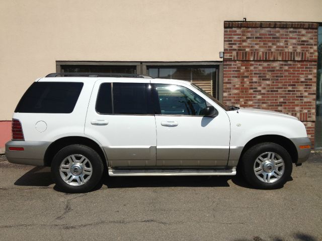 Mercury Mountaineer 2003 photo 1