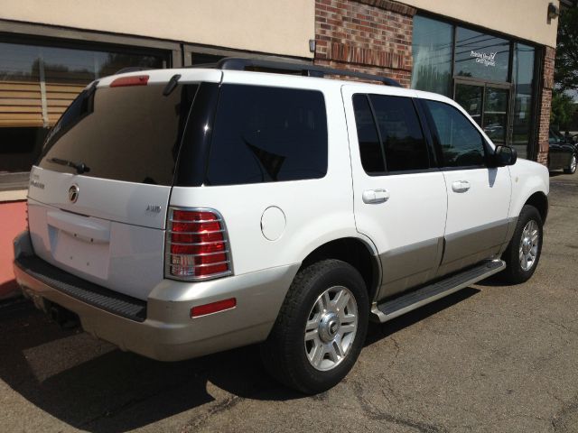 Mercury Mountaineer 2003 photo 2