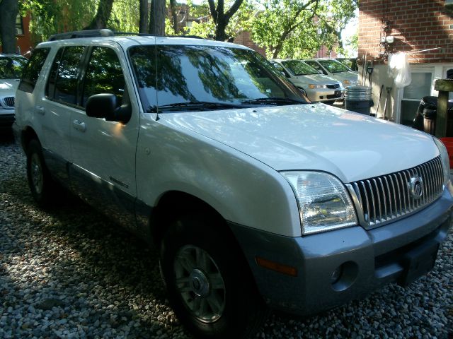 Mercury Mountaineer 2003 photo 3