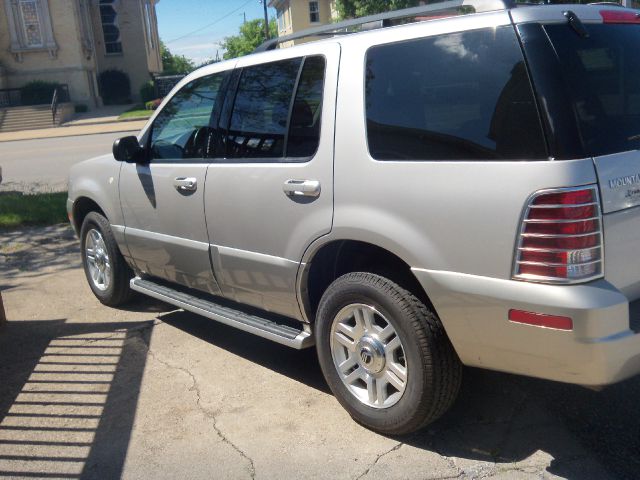 Mercury Mountaineer 2003 photo 1