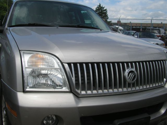 Mercury Mountaineer 2003 photo 1