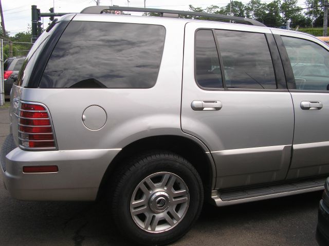 Mercury Mountaineer 2003 photo 2