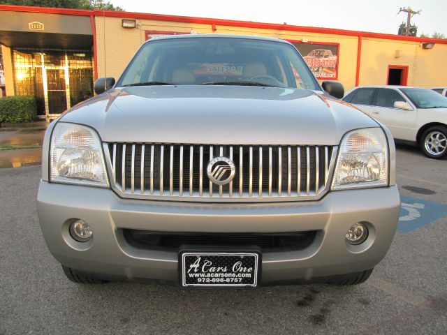 Mercury Mountaineer 2003 photo 2