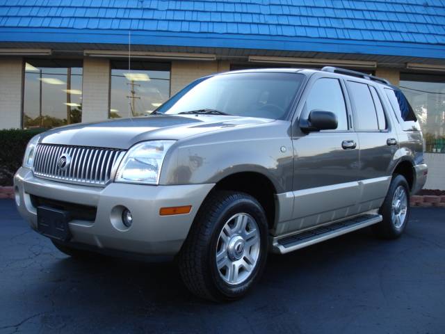 Mercury Mountaineer 2004 photo 1