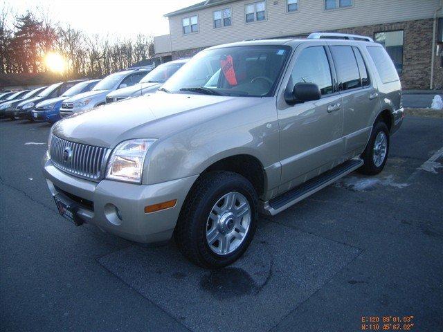 Mercury Mountaineer 2004 photo 2