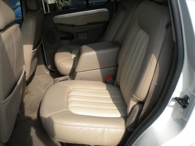 Mercury Mountaineer 2004 photo 3