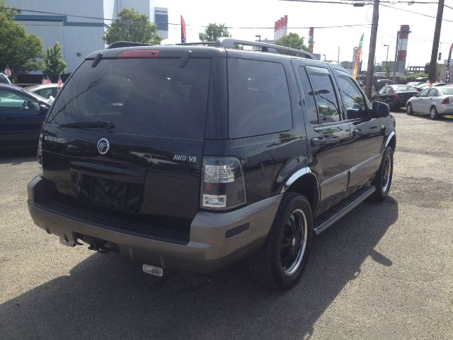 Mercury Mountaineer 2004 photo 3