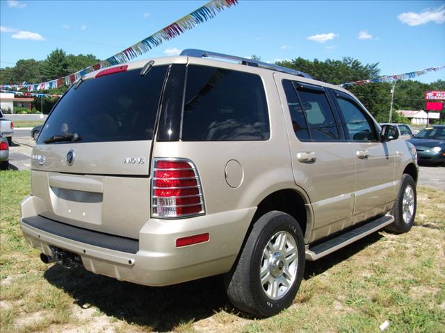 Mercury Mountaineer 2004 photo 1