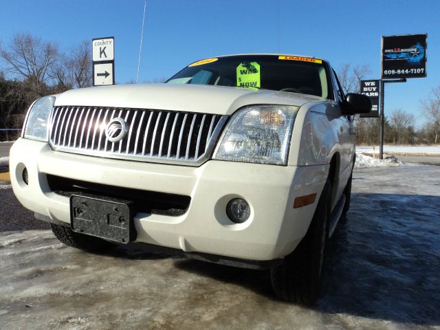 Mercury Mountaineer 2004 photo 1