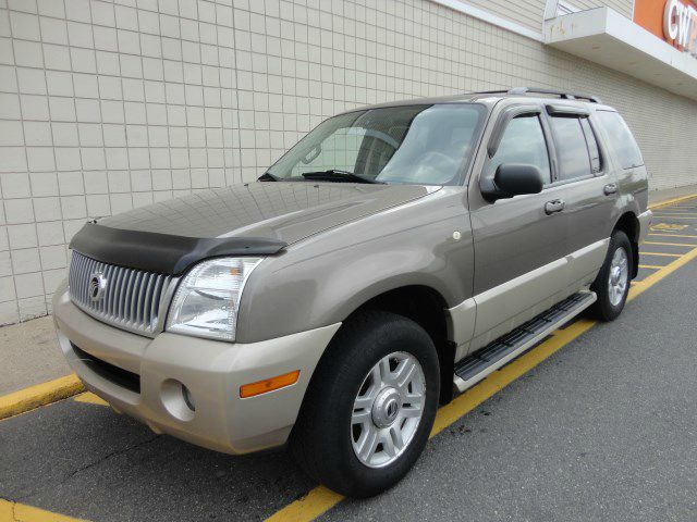 Mercury Mountaineer 2004 photo 1