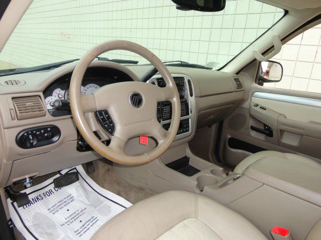 Mercury Mountaineer 2004 photo 5