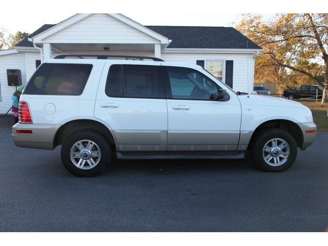 Mercury Mountaineer 2004 photo 1