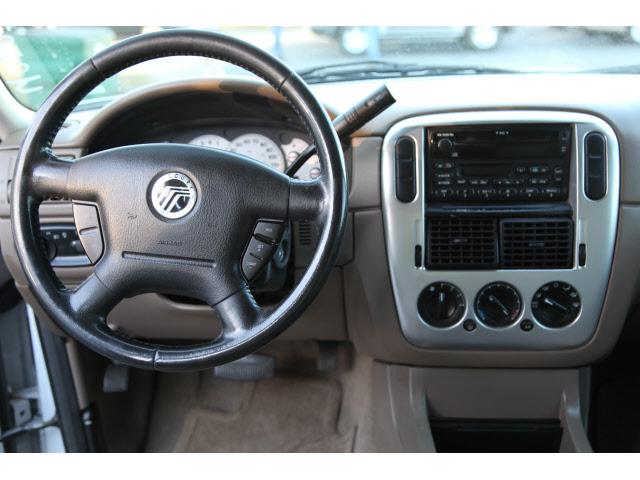 Mercury Mountaineer 2004 photo 3