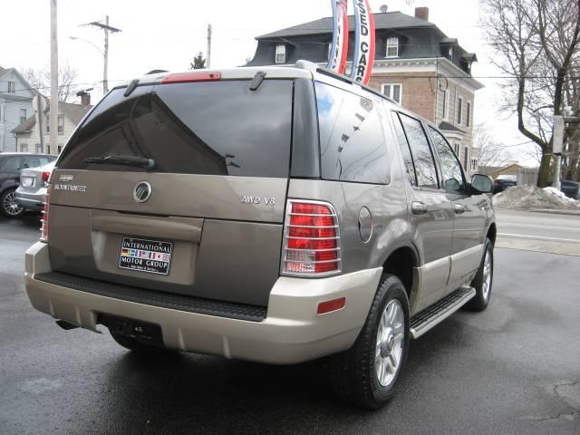 Mercury Mountaineer 2004 photo 2