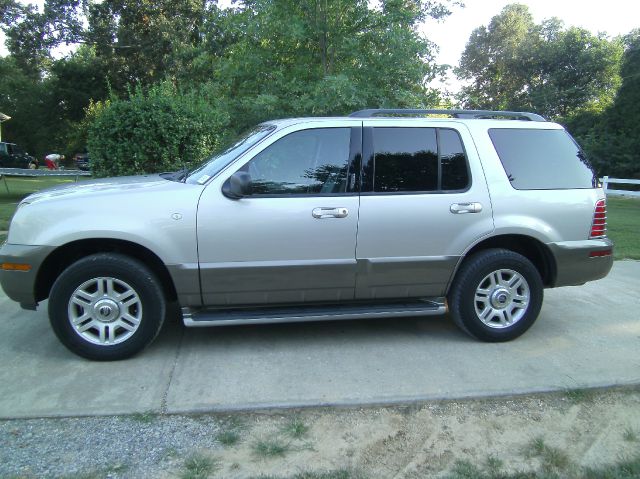 Mercury Mountaineer 2004 photo 1