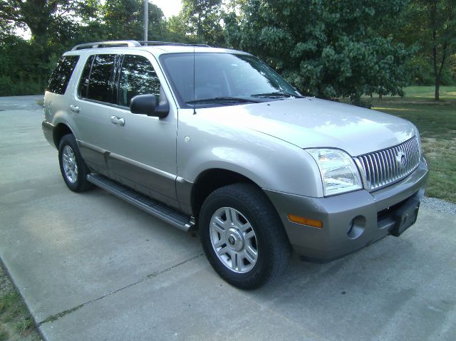 Mercury Mountaineer 2004 photo 3