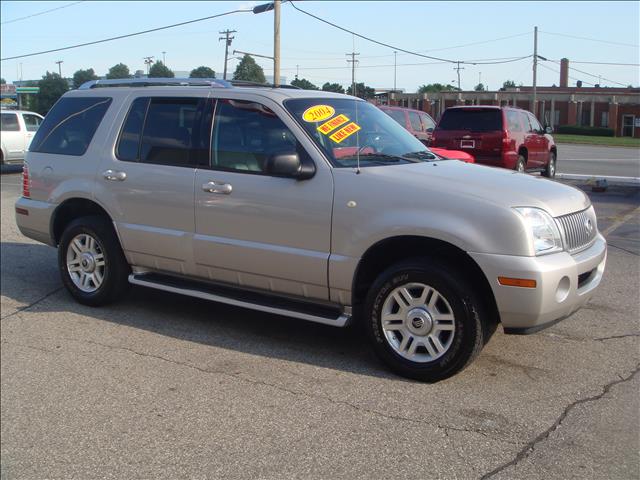 Mercury Mountaineer 2500 HD 4X4 SUV