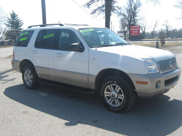 Mercury Mountaineer 2004 photo 1