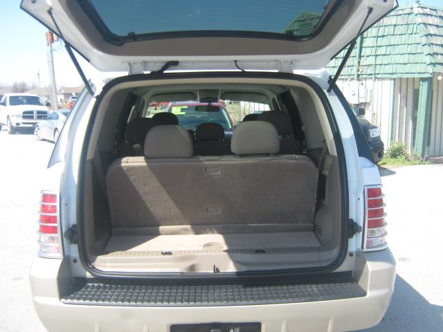 Mercury Mountaineer 2004 photo 4